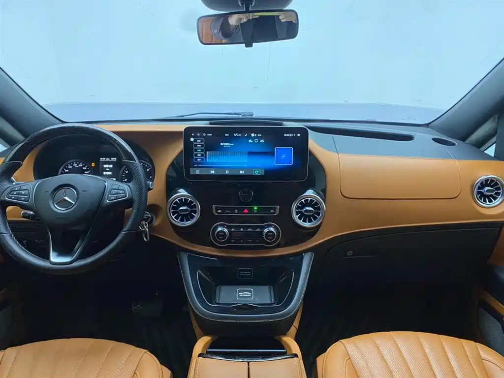 Mercedes-Benz Vito 2023 — фото 14