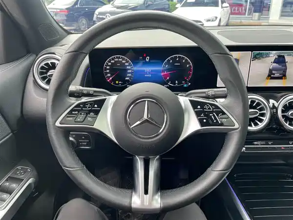 Mercedes-Benz GLB 2024