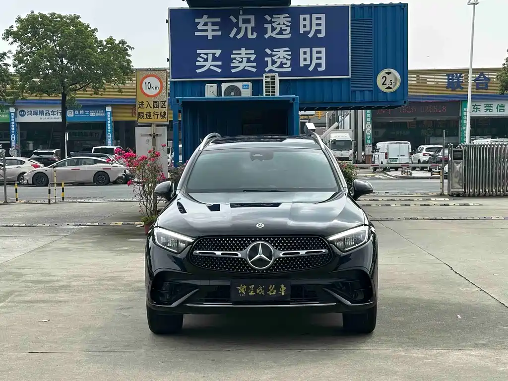 Mercedes-Benz GLC 2023