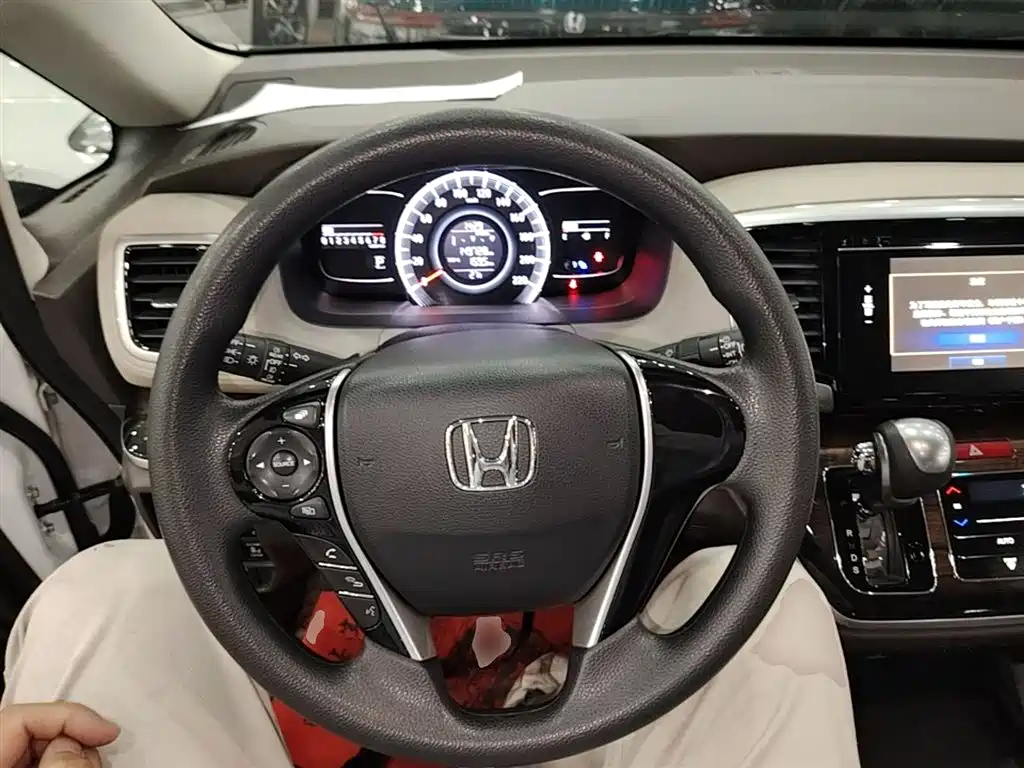 Honda Odyssey 2017 — фото 11