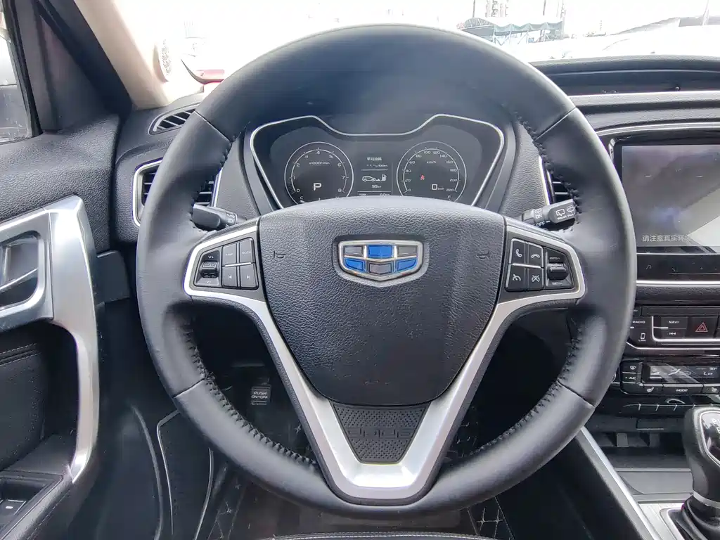 Geely Vision X6 2018 — фото 14