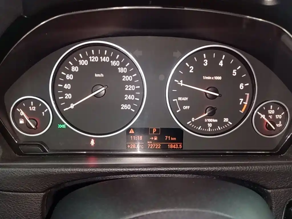 BMW 3 Series GT 2017 — фото 12
