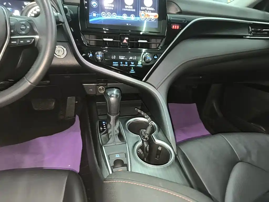 Toyota Camry 2022 — фото 14
