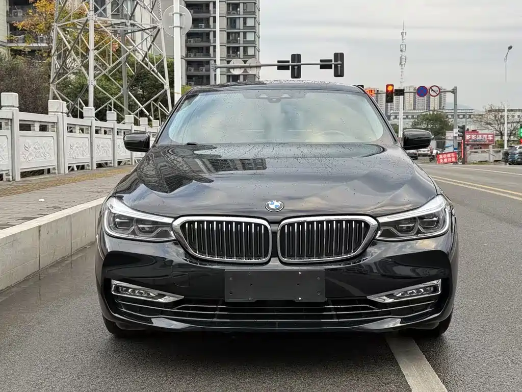 BMW 6 Series GT 2018 — фото 2