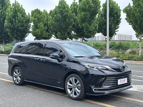 Toyota Sienna 2025