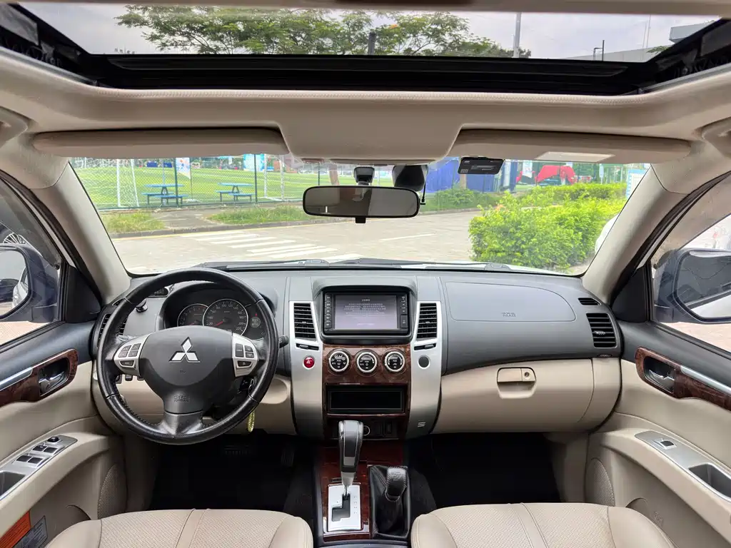 Mitsubishi Pajero Sport 2016 — фото 12