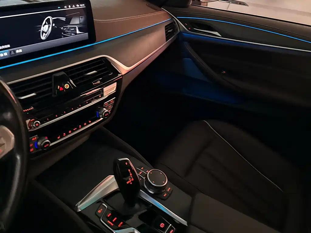 BMW 5 Series New Energy 2023 — фото 5