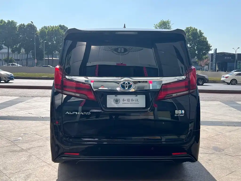 Toyota Alphard 2022 — фото 16