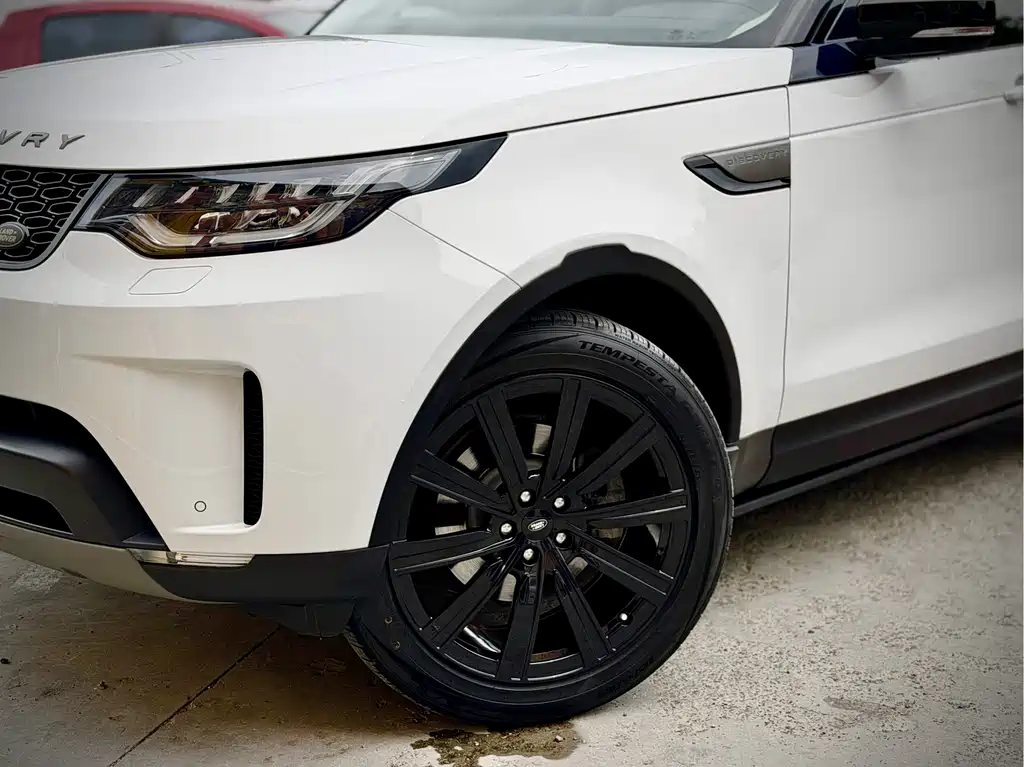 Land Rover Discovery 2018 — фото 11
