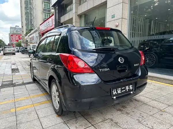 Nissan Tiida 2007