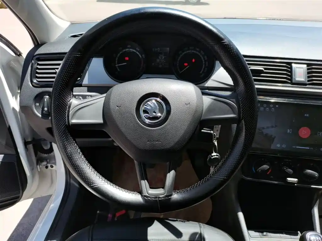 Skoda Rapid 2023 — фото 11