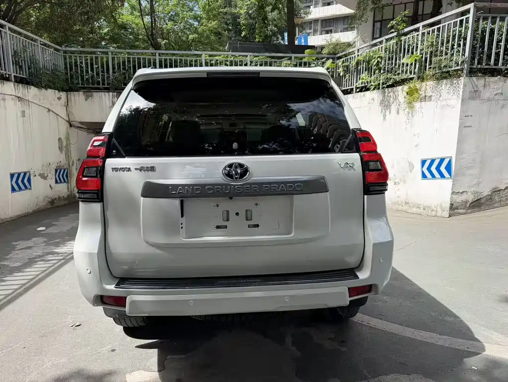 Toyota Prado 2019 — фото 19