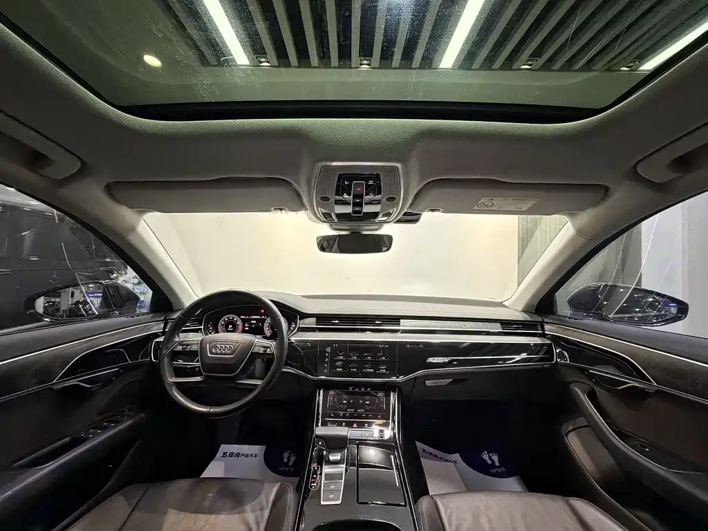 Audi A8 2019 — фото 24