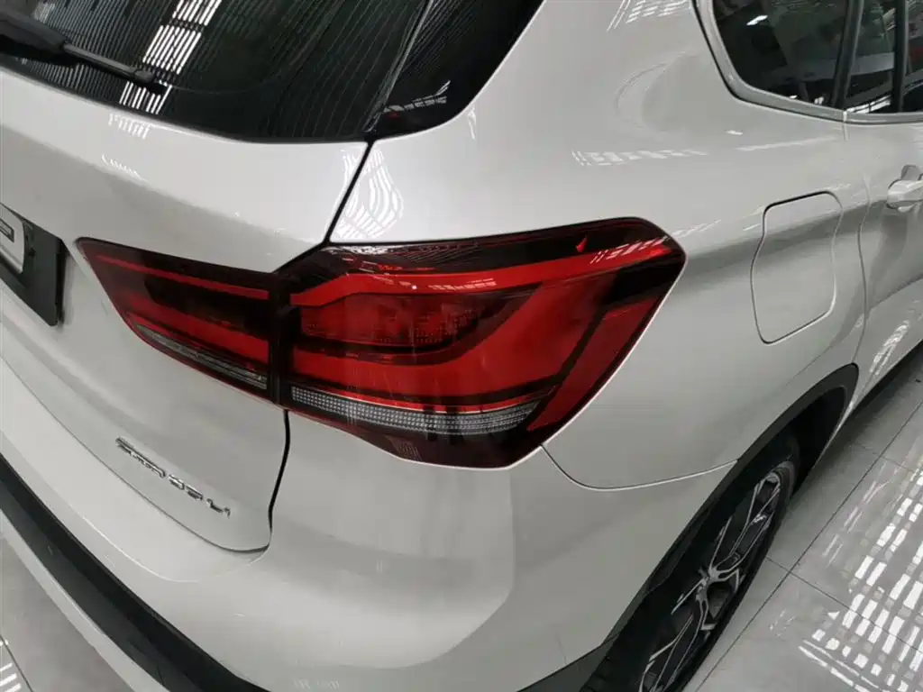 BMW X1 2022 — фото 8