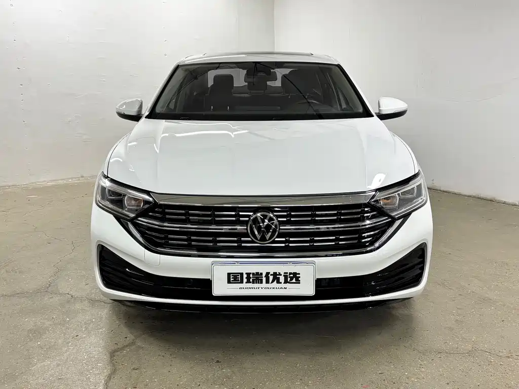 Volkswagen Sagitar 2022