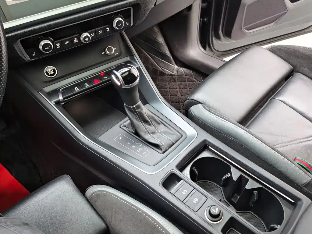 Audi Q3 Sportback 2023 — фото 17