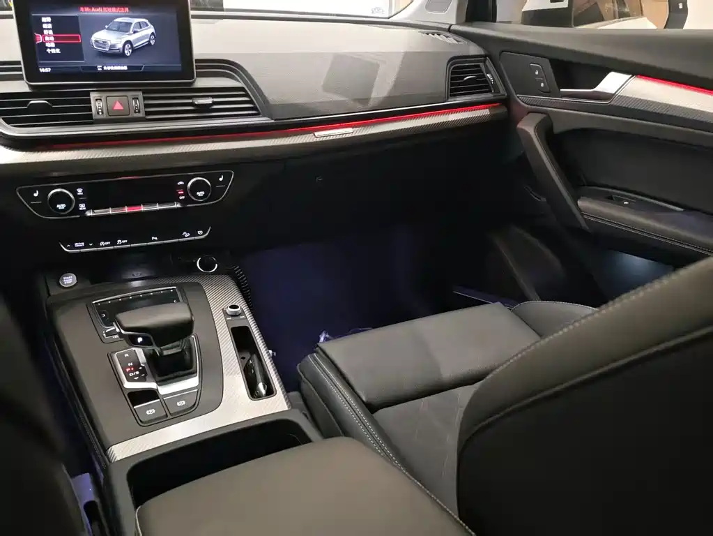 Audi Q5L 2019 — фото 19