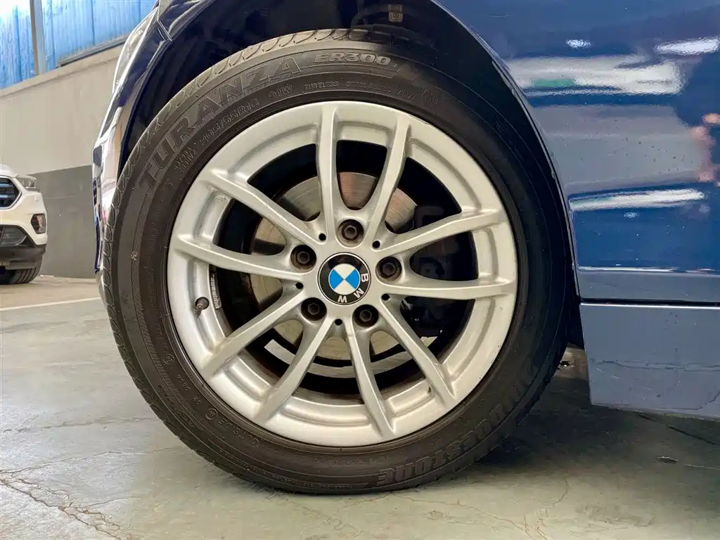 BMW 1 Series 2019 — фото 16