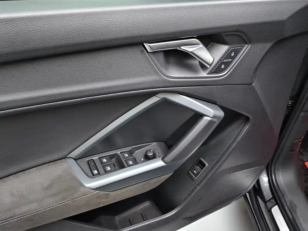 Audi Q3 Sportback 2023 — фото 13