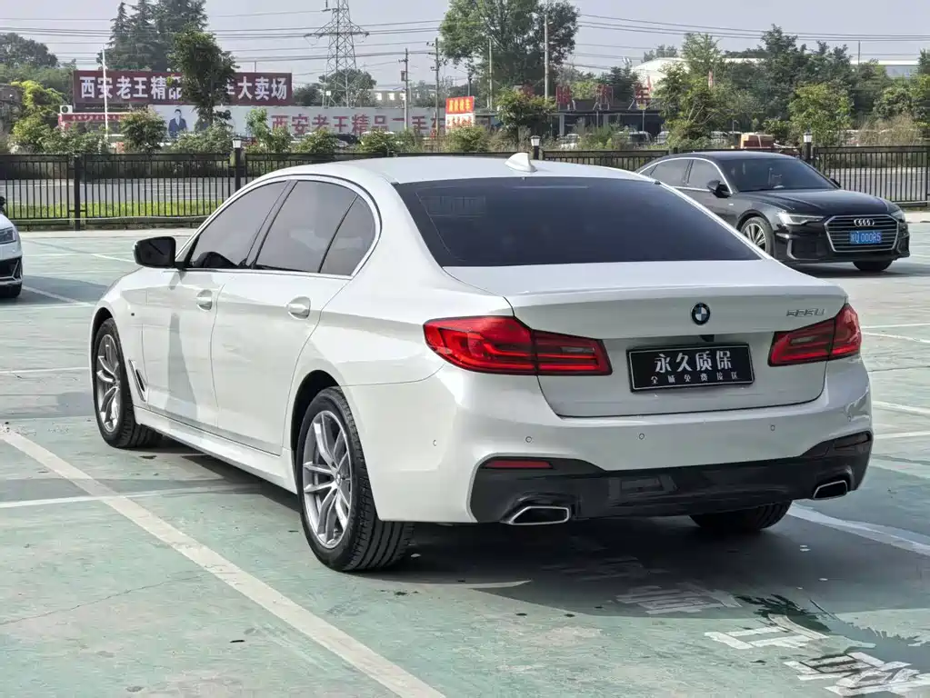 BMW 5 Series 2020 — фото 20