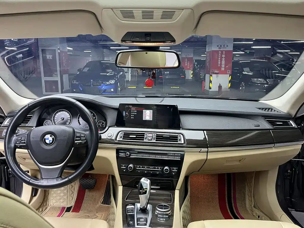 BMW 7 Series 2013 — фото 18