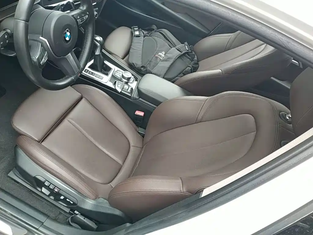 BMW 1 Series 2019 — фото 15