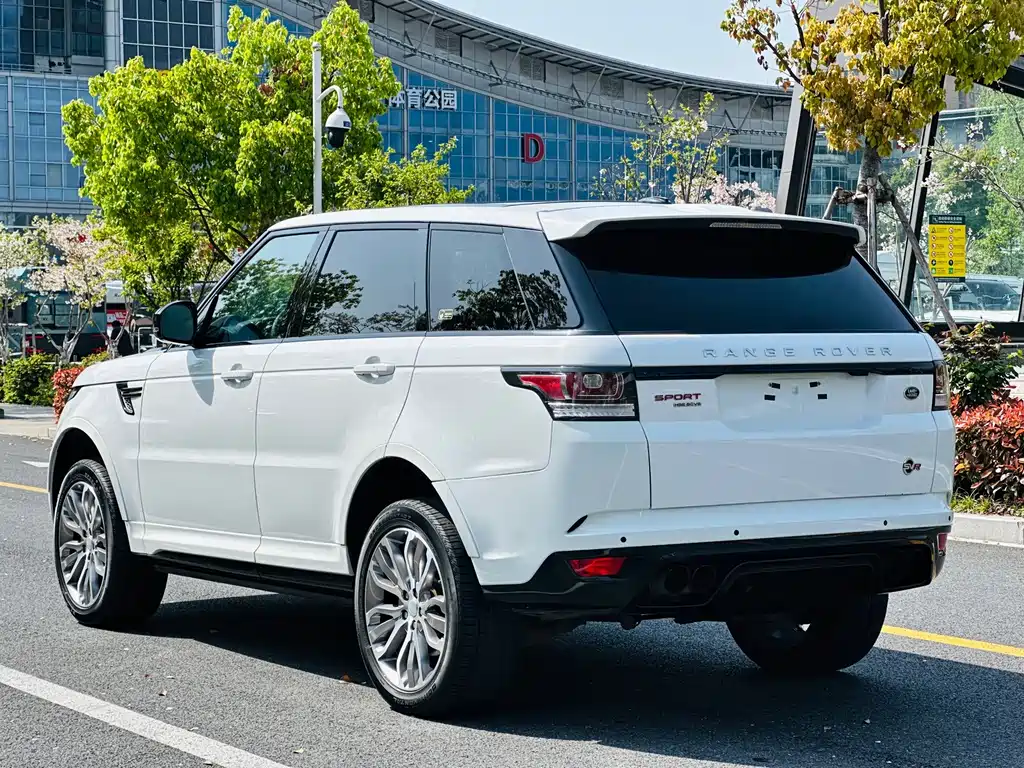Land Rover Range Rover Sport 2016 — фото 10