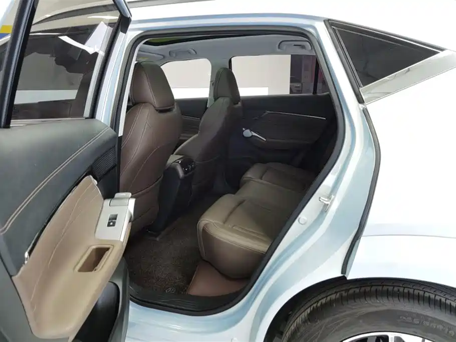 GAC Motor Trumpchi GS4 2024 — фото 11