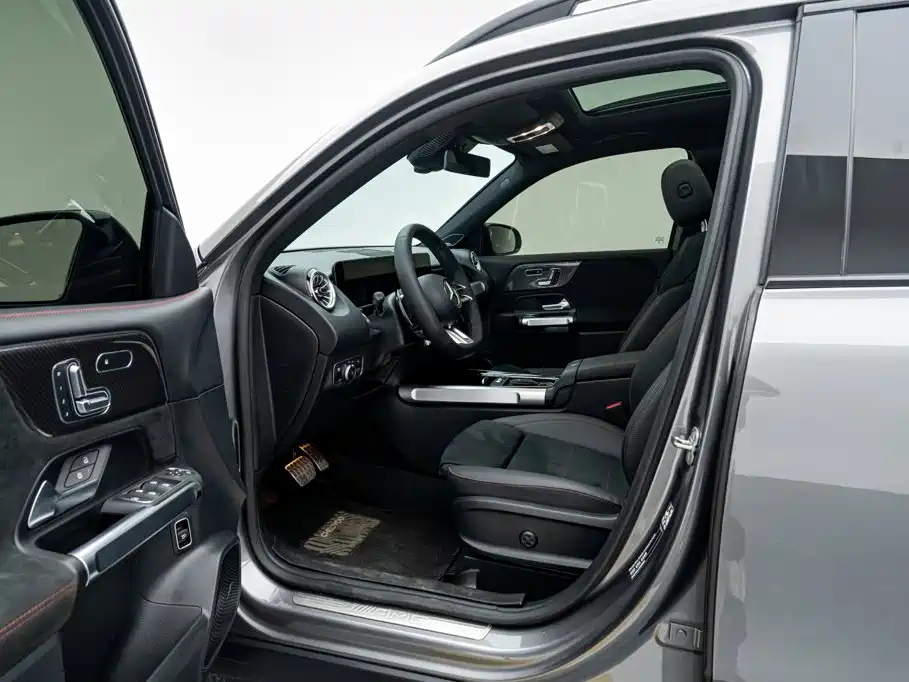 Mercedes-Benz GLB AMG 2024 — фото 22