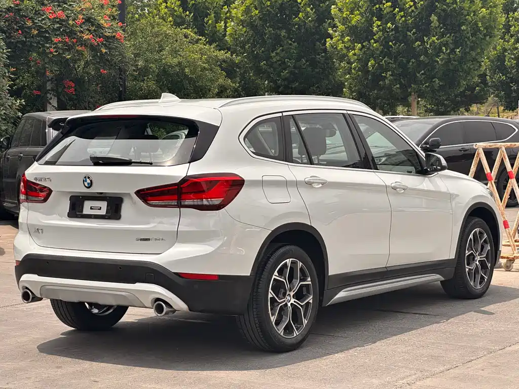 BMW X1 2022 — фото 8