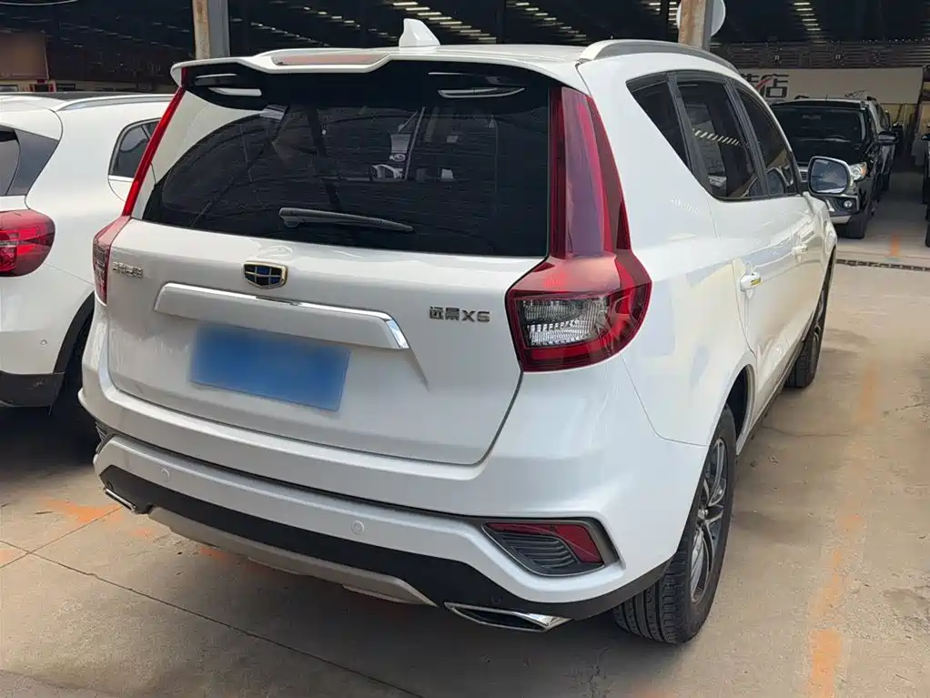 Geely Vision X6 2019 — фото 10