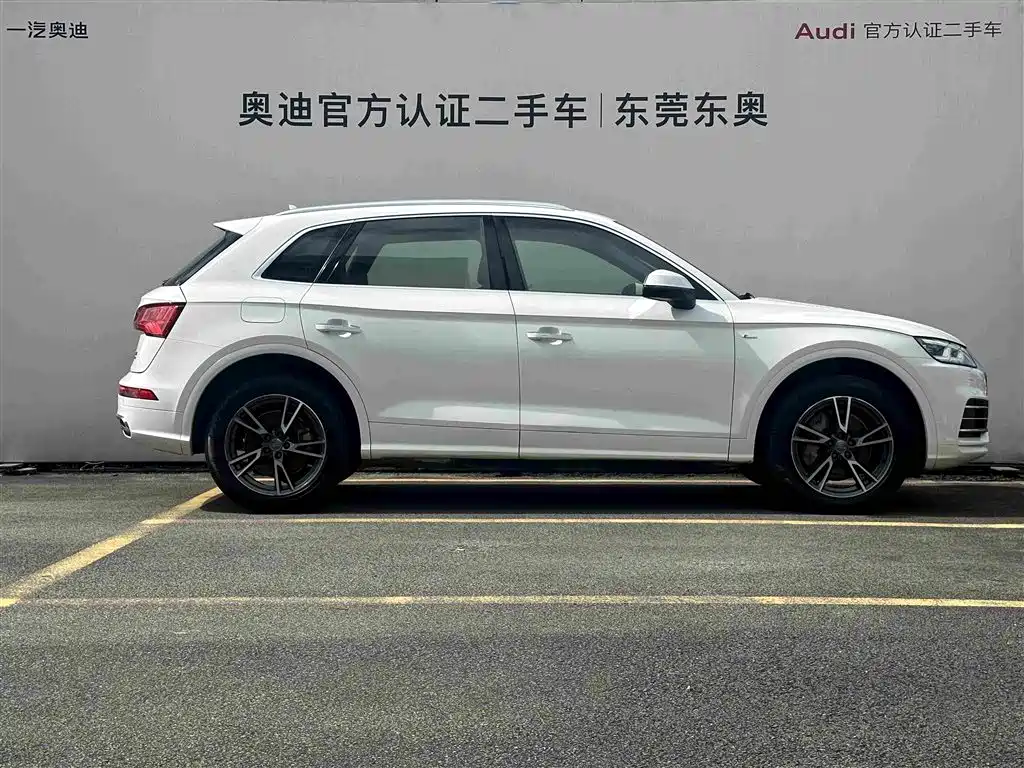 Audi Q5L 2018 — фото 3
