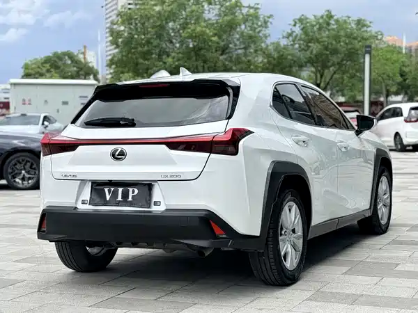 Lexus UX 2020
