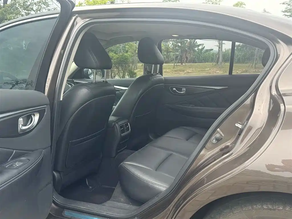 Infiniti Q50L 2015