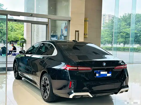 BMW 5 Series 2024