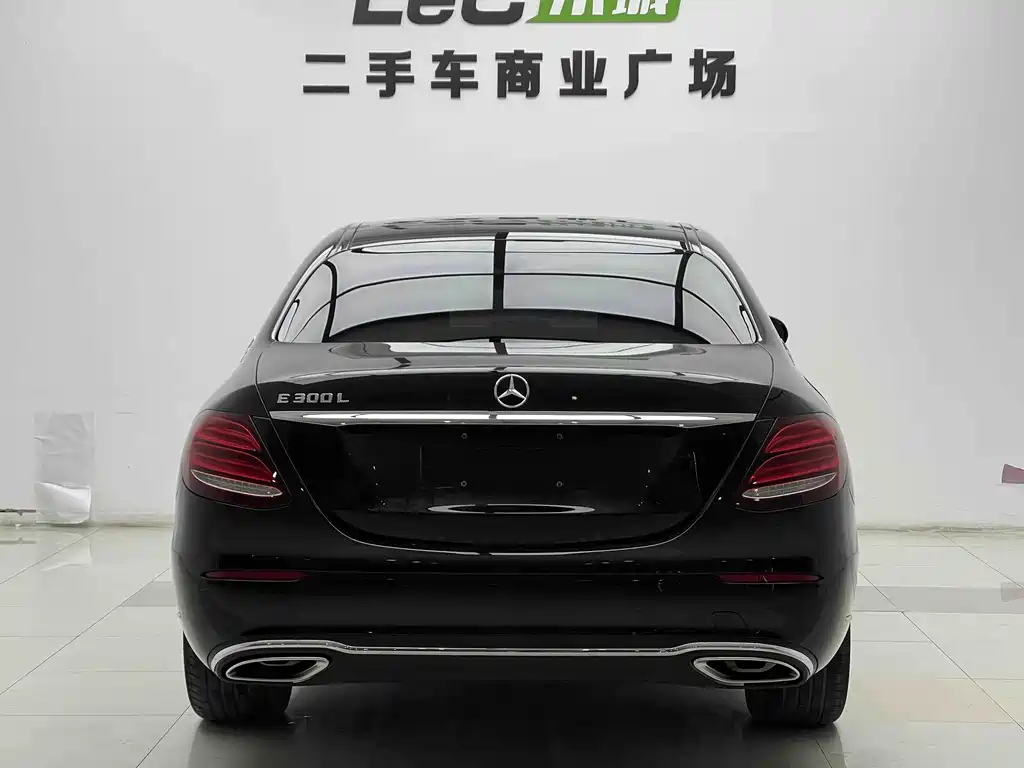 Mercedes-Benz E-Class 2018 — фото 14