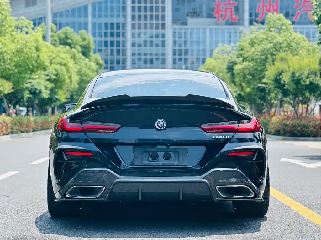 BMW 8 Series 2021 — фото 13