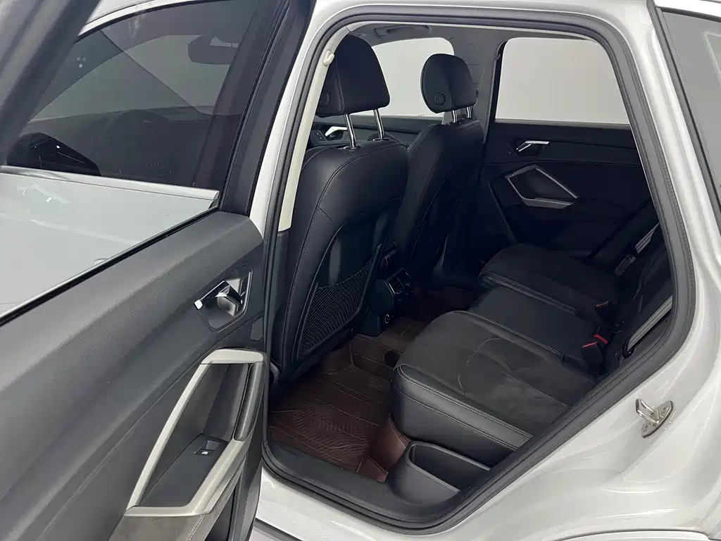 Audi Q3 2022 — фото 17
