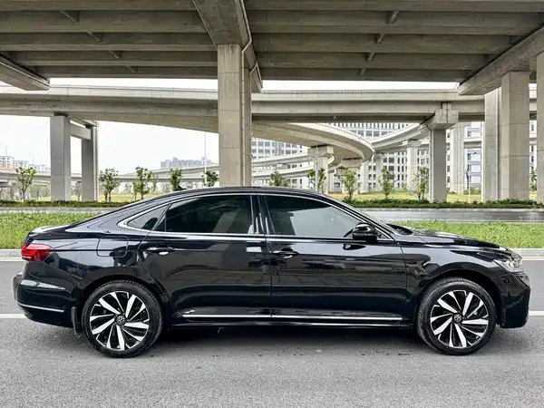 Volkswagen Passat 2022