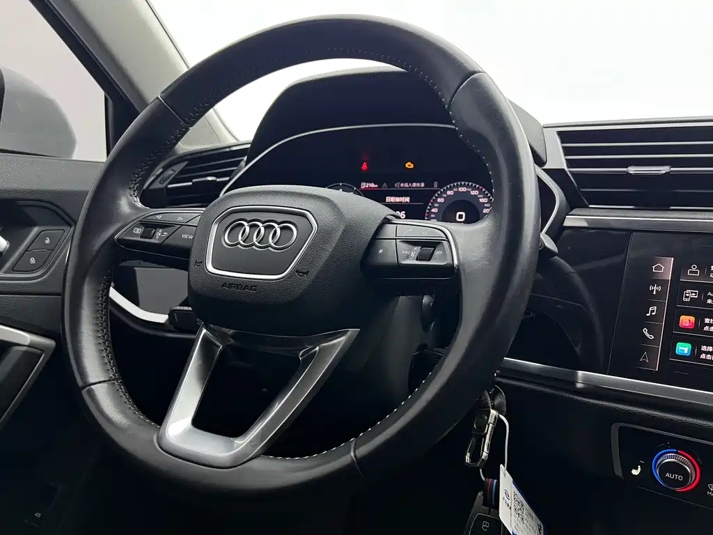 Audi Q3 2022 — фото 22