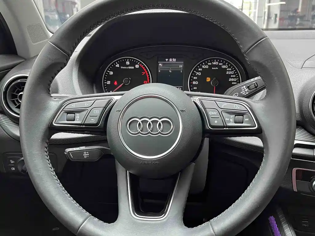 Audi Q2L 2021 — фото 7