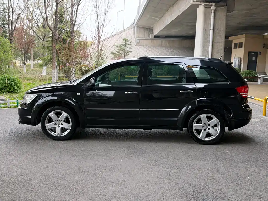 Dodge Journey 2011 — фото 8