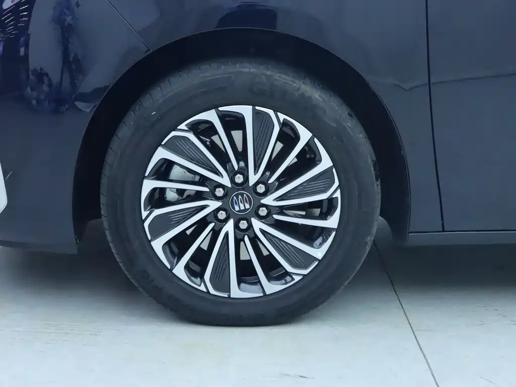 Buick GL8 Hybrid 2025