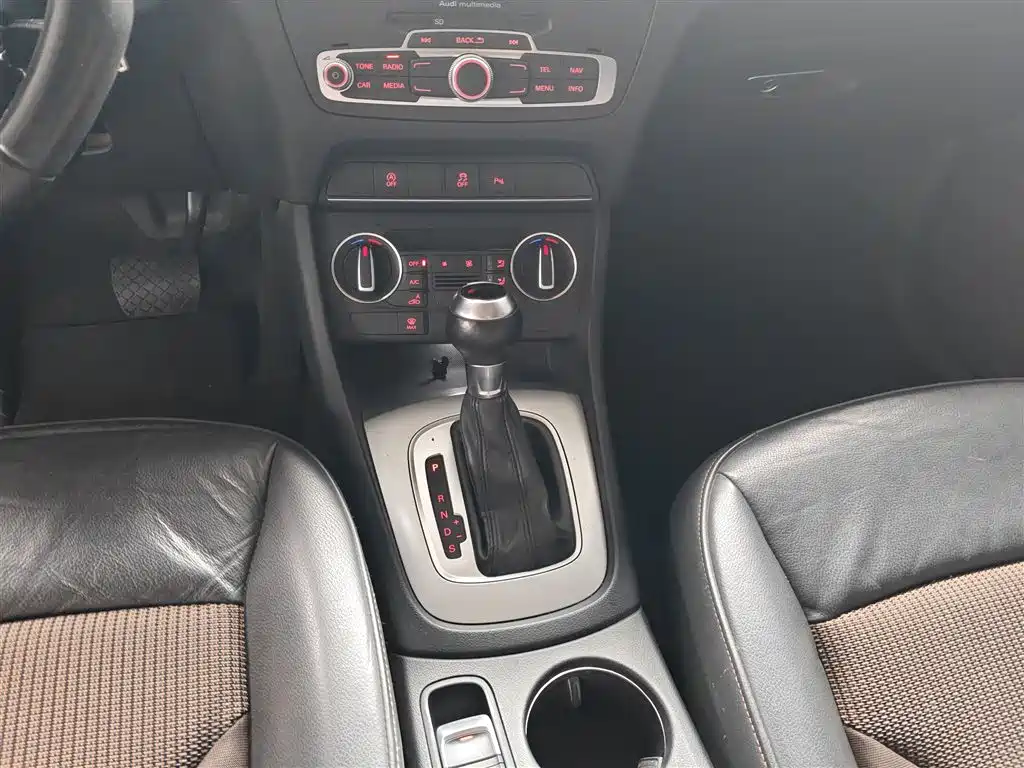 Audi Q3 2017 — фото 10