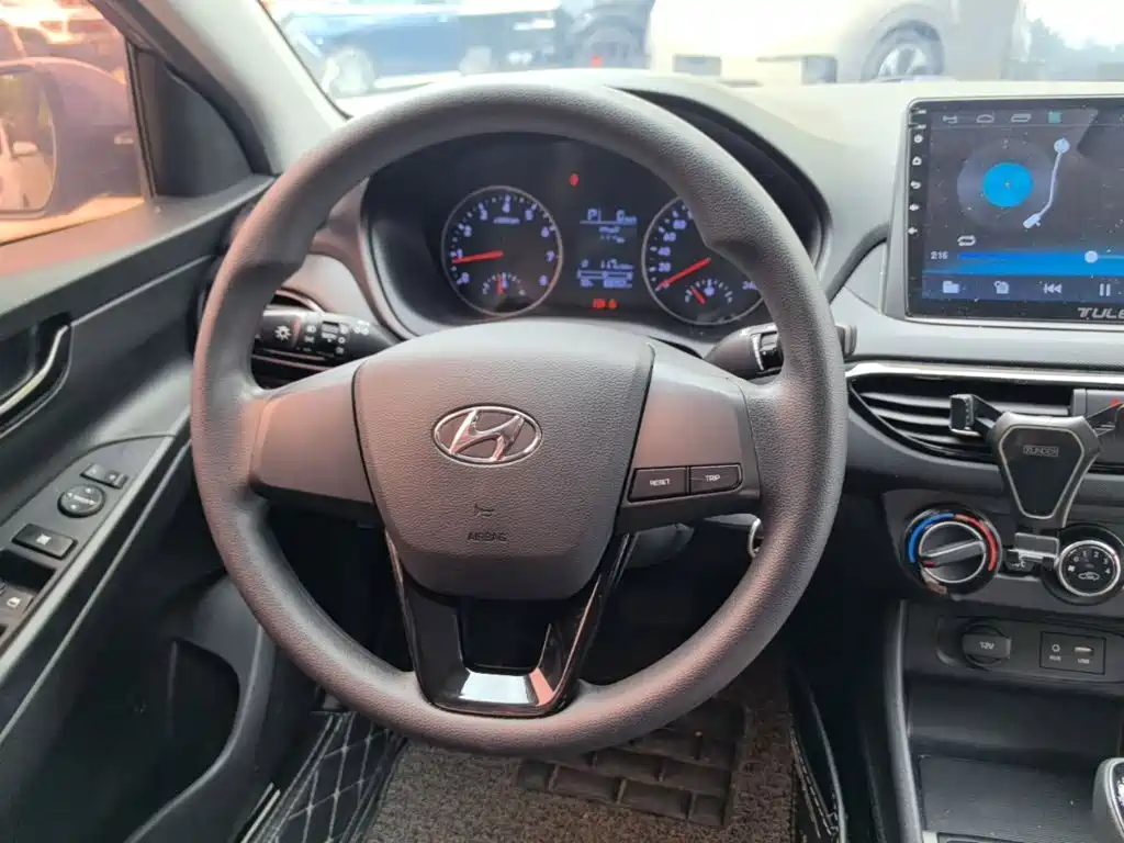 Hyundai Elantra 2018 — фото 11