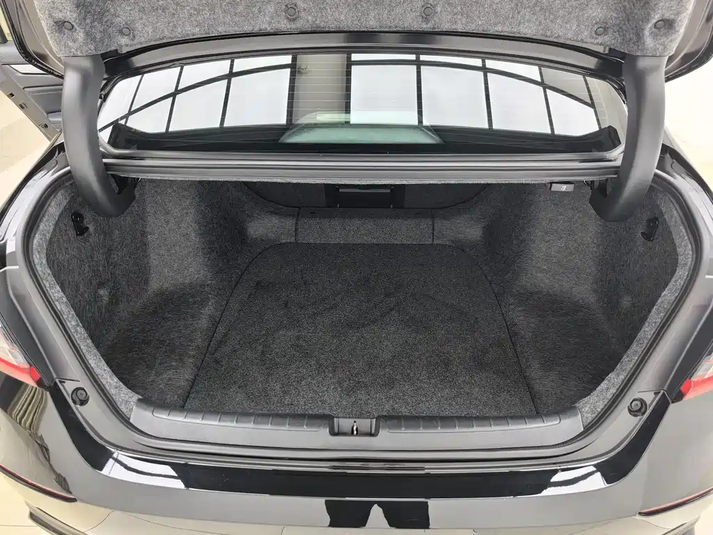 Honda Accord 2023 — фото 19