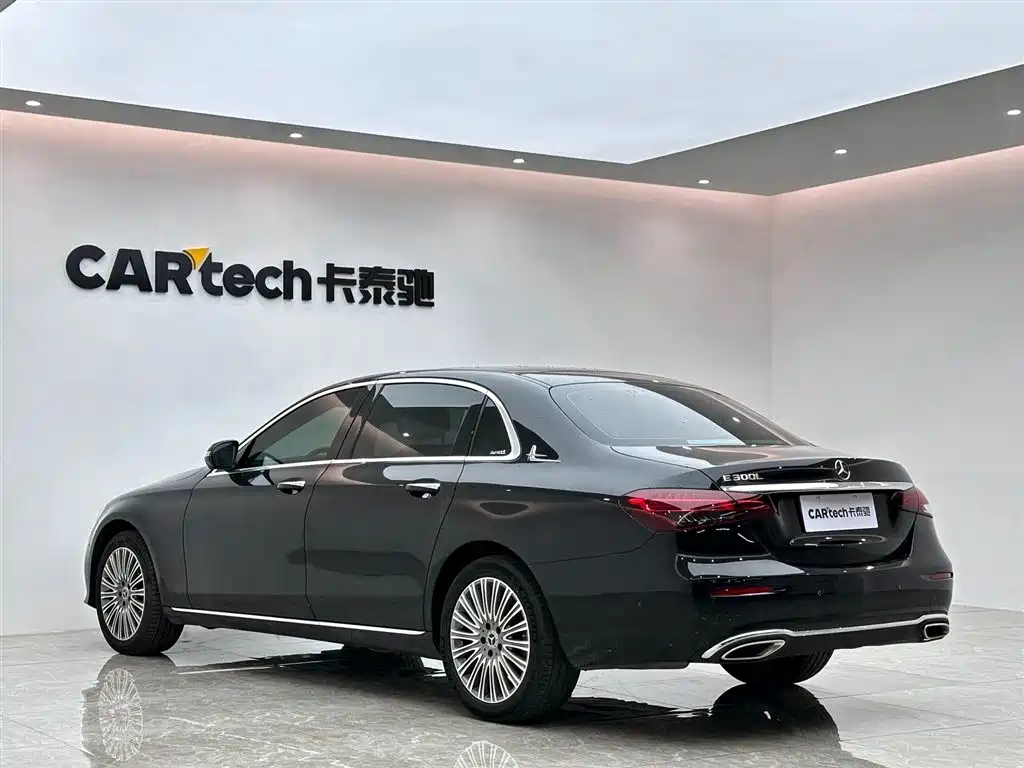 Mercedes-Benz E-Class 2022 — фото 3