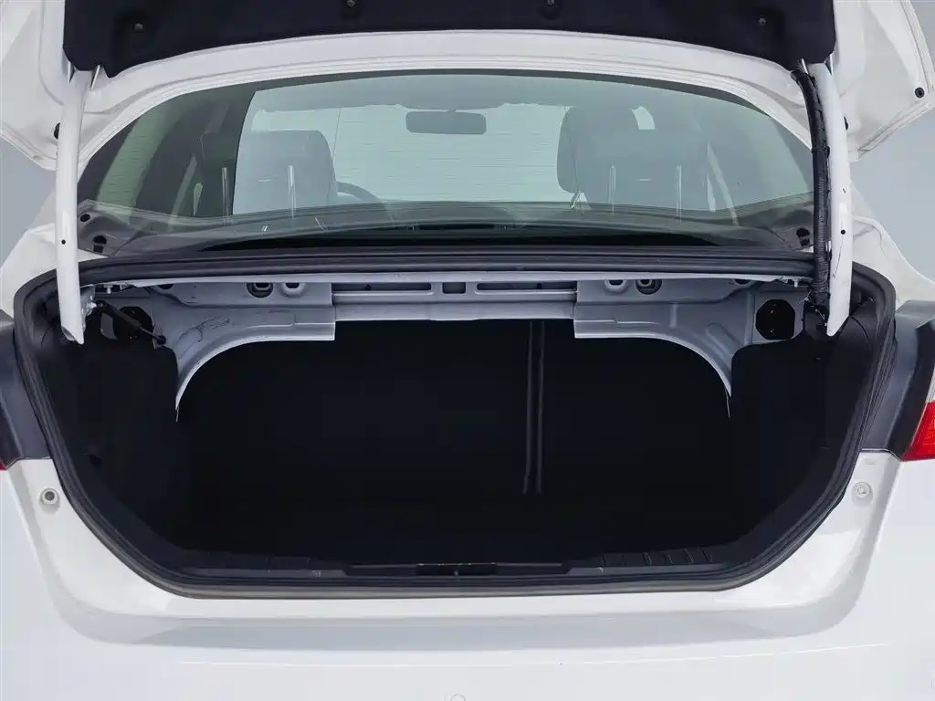 Ford Focus 2013 — фото 16