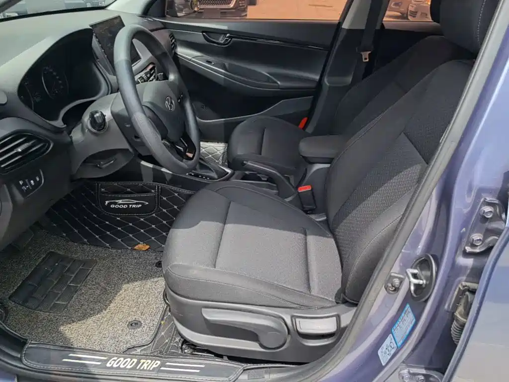 Hyundai Elantra 2018 — фото 15