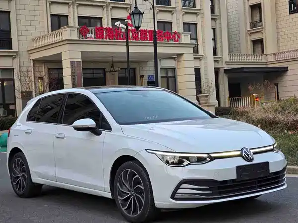 Volkswagen Golf 2024